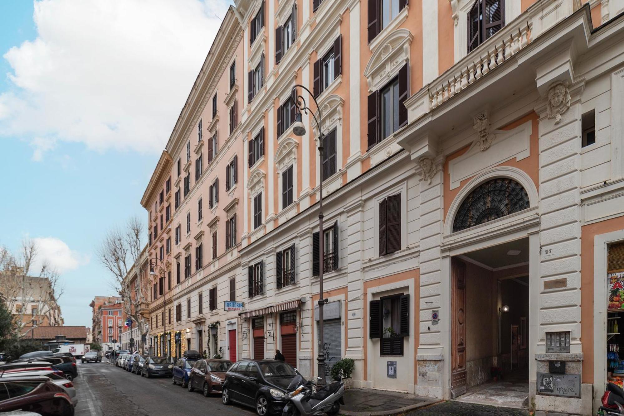 Terme Di Traiano Apartment - 10 Min Dal Colosseo Rom Exteriör bild